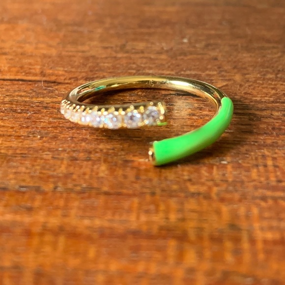 Neon green, gold, and rhinestone stackable fashion ring - Picture 4 of 5